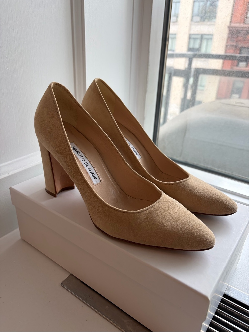Manolo Blahnik Tuccio Beige Suede Pointed-Toe Pumps, size 39